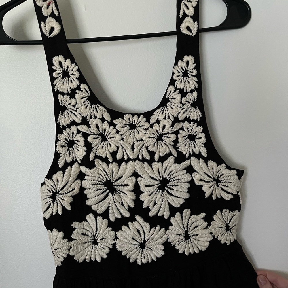 Floral Black and White Maxi Dress - Picture 7 of 8